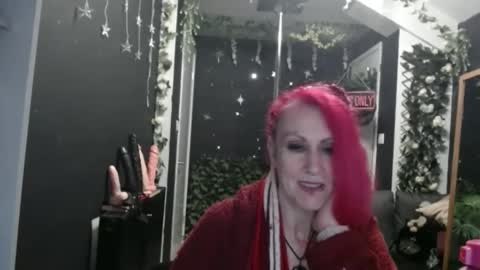 SaucySky online show from March 1, 9:00 am