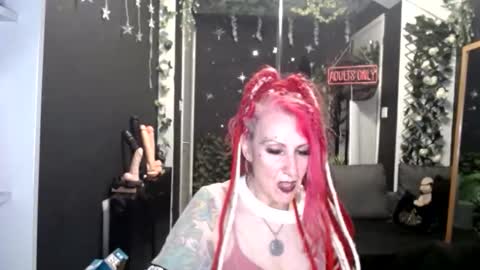 SaucySky online show from March 14, 10:15 pm