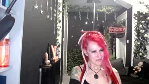 SaucySky online show from March 31, 8:31 pm