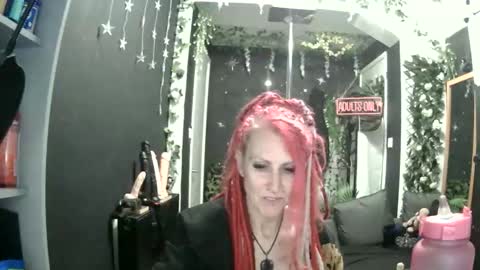 SaucySky online show from April 29, 8:48 pm