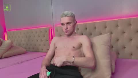 Snapshot of savage_hunterr chatting on March 5, 6:45 pm HARDin online show from March 5, 6:45 pm