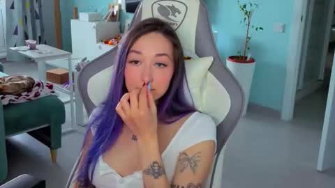 Ariel online show from May 16, 5:04 am
