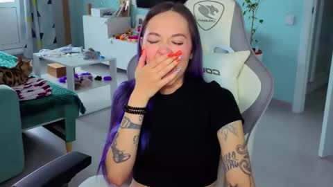 Ariel online show from May 22, 2:51 am