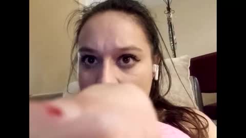 Snapshot of savagerager chatting on October 12, 10:25 am SavageRager online show from October 12, 10:25 am