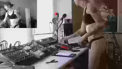 Snapshot of savagewaves chatting on March 12, 5:08 pm savagewaves online show from March 12, 5:08 pm