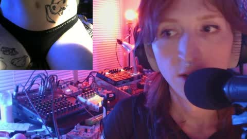 Snapshot of savagewaves chatting on March 30, 4:24 am savagewaves online show from March 30, 4:24 am