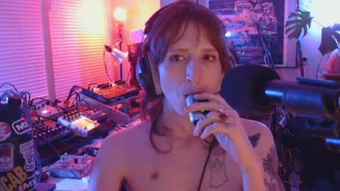 Snapshot of savagewaves chatting on April 1, 4:13 am savagewaves online show from April 1, 4:13 am