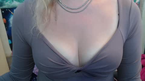 Snapshot of savanah_banana chatting on October 4, 5:27 am Savanah online show from October 4, 5:27 am