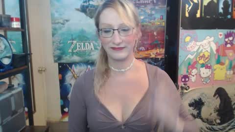 Snapshot of savanah_banana chatting on October 13, 7:03 pm Savanah online show from October 13, 7:03 pm