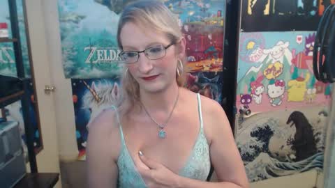 Snapshot of savanah_banana chatting on October 22, 2:34 am Savanah online show from October 22, 2:34 am