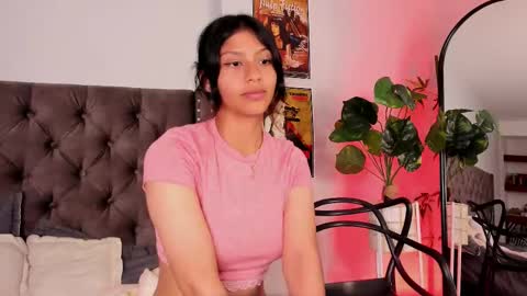 Snapshot of savannah_cameron chatting on December 2, 6:32 pm Savannah online show from December 2, 6:32 pm