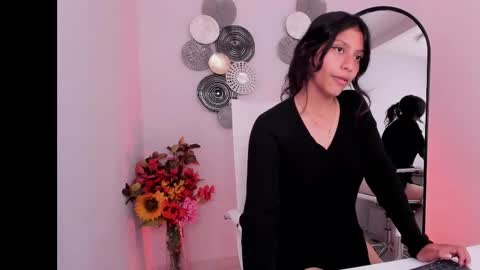 Snapshot of savannah_cameron chatting on December 5, 8:22 pm Savannah online show from December 5, 8:22 pm