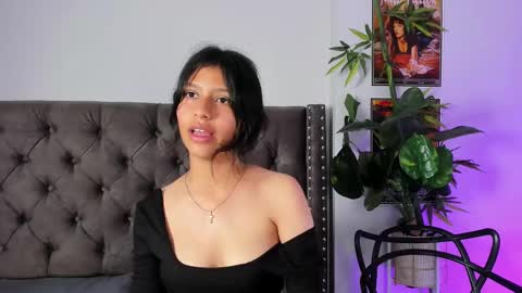 Snapshot of savannah_cameron chatting on December 12, 6:42 pm Savannah online show from December 12, 6:42 pm