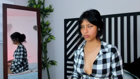 Snapshot of savannah_cameron chatting on December 19, 4:13 pm Savannah online show from December 19, 4:13 pm
