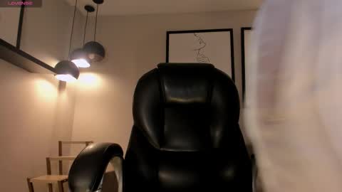 S a v a n n a h  online show from October 13, 12:16 pm