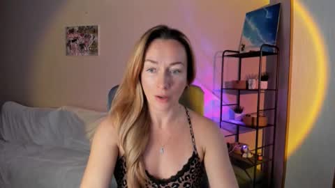 save the qween online show from October 11, 10:47 am