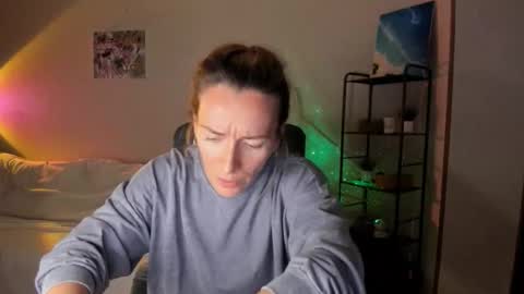 save the qween online show from October 22, 12:27 pm