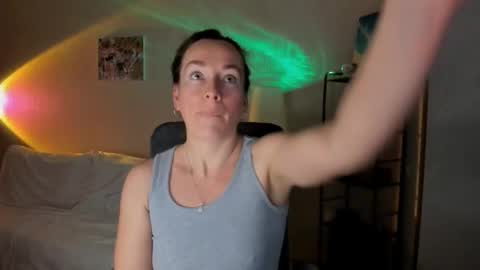 save the qween online show from November 9, 7:28 am