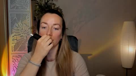 save the qween online show from March 1, 6:26 am