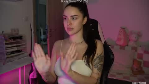 Naomi online show from December 14, 7:40 pm