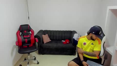 Snapshot of say_tony chatting on February 20, 6:26 am say_tony online show from February 20, 6:26 am