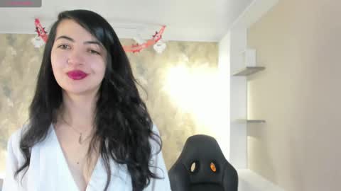 Saya Amaretto  online show from October 16, 7:15 pm