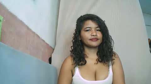 Snapshot of saylla1 chatting on June 6, 8:08 am saylla1 online show from June 6, 8:08 am