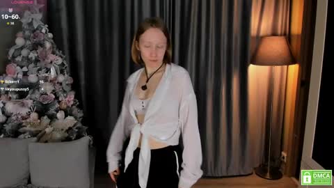 Snapshot of sayllis chatting on April 18, 11:38 pm Ellis 3 online show from April 18, 11:38 pm