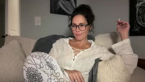 Good Girls Say Please...and Thank You online show from November 26, 4:13 am