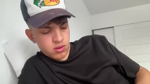 sbouchikh03 online show from January 14, 6:46 pm