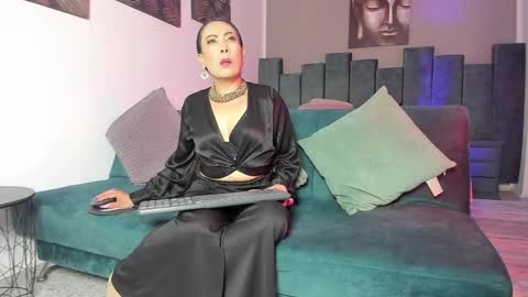 Scarleth online show from November 8, 7:45 pm