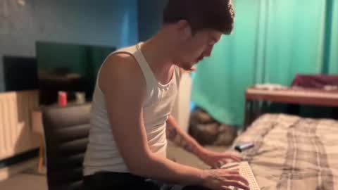 Snapshot of scallylad03 chatting on July 18, 7:28 pm scallylad03 online show from July 18, 7:28 pm