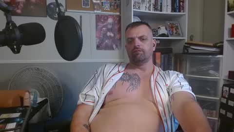 Snapshot of scarecrow2wm chatting on September 13, 11:04 pm Kent Clark online show from September 13, 11:04 pm