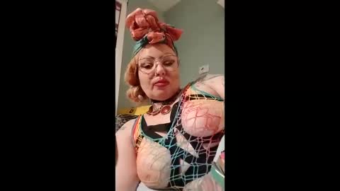 Snapshot of scarface654180 chatting on April 6, 5:52 am scarface654180 online show from April 6, 5:52 am