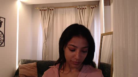 Snapshot of scarleet_miaa chatting on May 4, 9:22 pm Scaelet Mia online show from May 4, 9:22 pm