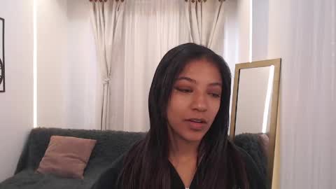 Snapshot of scarleet_miaa chatting on May 7, 8:25 pm Scaelet Mia online show from May 7, 8:25 pm