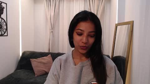 Snapshot of scarleet_miaa chatting on May 14, 11:00 pm Scaelet Mia online show from May 14, 11:00 pm