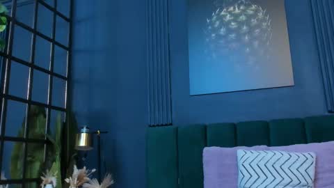 Scarlet Edwars online show from October 1, 7:09 pm