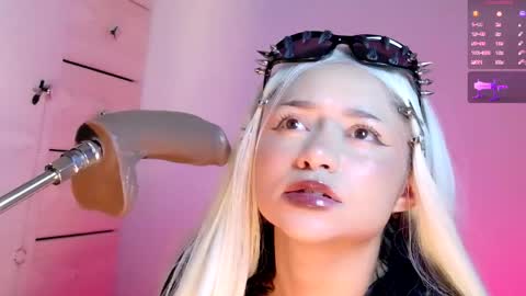 scarlet_gold online show from March 24, 1:21 am