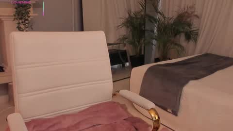 Snapshot of scarlet_miller_1 chatting on September 30, 12:43 pm Celeste online show from September 30, 12:43 pm