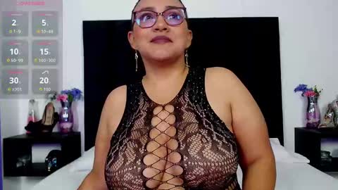 Snapshot of scarlet_ray_ chatting on September 9, 11:43 am Scarlet Ray online show from September 9, 11:43 am