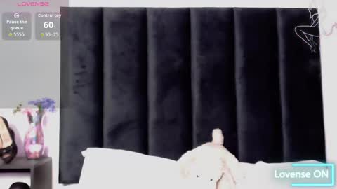 Scarlet Ray  online show from October 10, 11:31 am