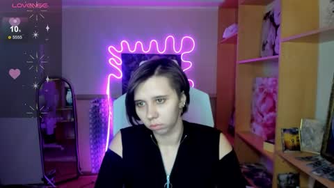 Snapshot of scarlet_sirenn chatting on February 5, 10:20 am Alexandra online show from February 5, 10:20 am