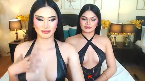 Snapshot of scarlet_snow_asian chatting on January 8, 10:45 pm Scarlet online show from January 8, 10:45 pm