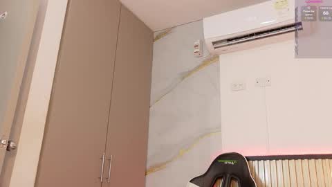 scarlet_vixen_ online show from February 18, 12:01 pm