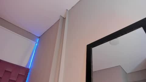scarlet_vixen_ online show from May 10, 5:51 pm