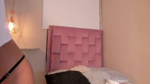scarlet_vixen_ online show from May 16, 5:26 am