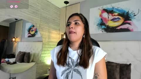 Snapshot of scarletbaker__ chatting on April 13, 7:52 pm Scarlet online show from April 13, 7:52 pm