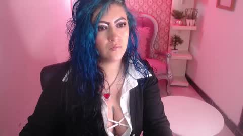 Snapshot of scarleth_bluee chatting on October 20, 2:45 am Scarleth online show from October 20, 2:45 am