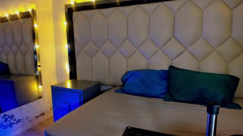 Snapshot of scarlethbigbug chatting on September 30, 6:24 pm scarlethbigbug online show from September 30, 6:24 pm